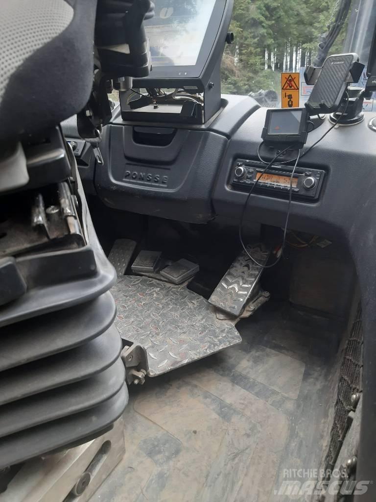 Ponsse Bear 8W Combine forestiere