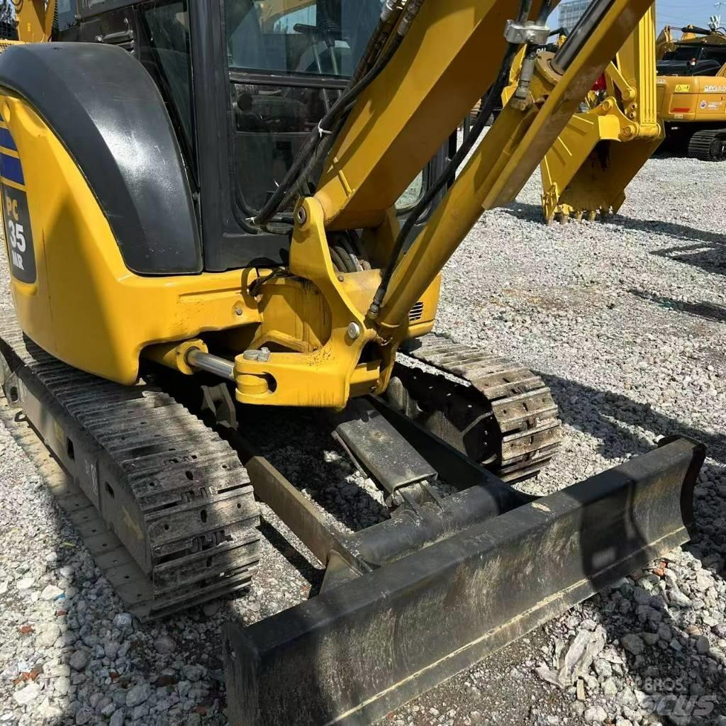 Komatsu 35 Excavatoare pe șenile
