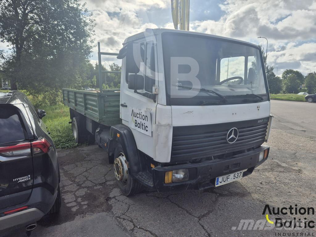 Mercedes-Benz 1117 Camioane platforma/prelata