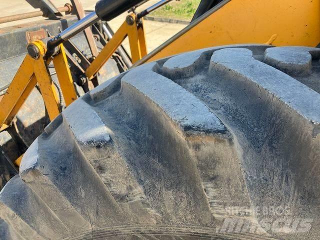 JCB 4 CX Buldoexcavatoare