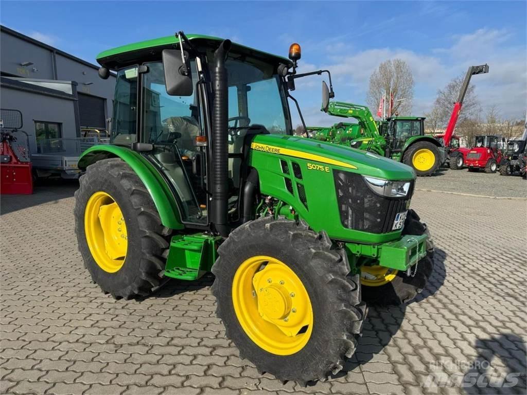 John Deere 5075E Tractoare