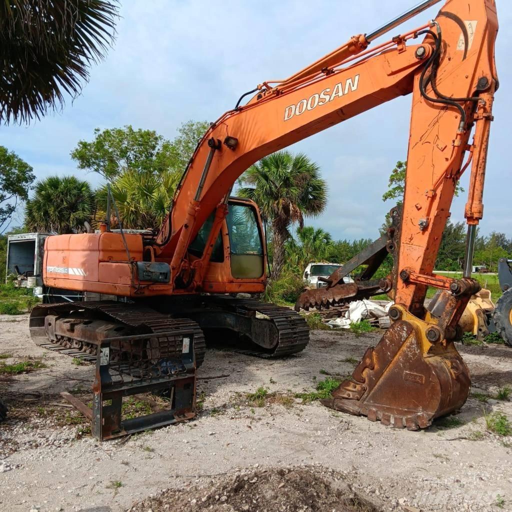 Doosan DX 225 LC Excavatoare pe șenile
