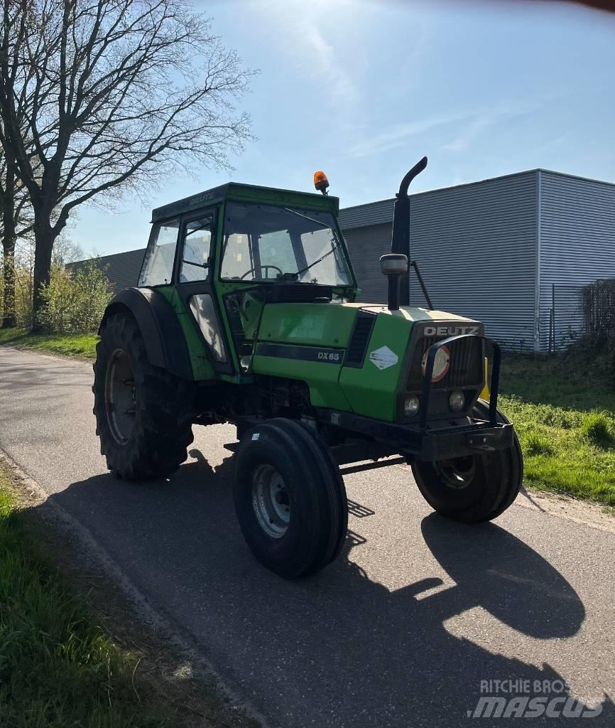 Deutz DX85 Tractoare