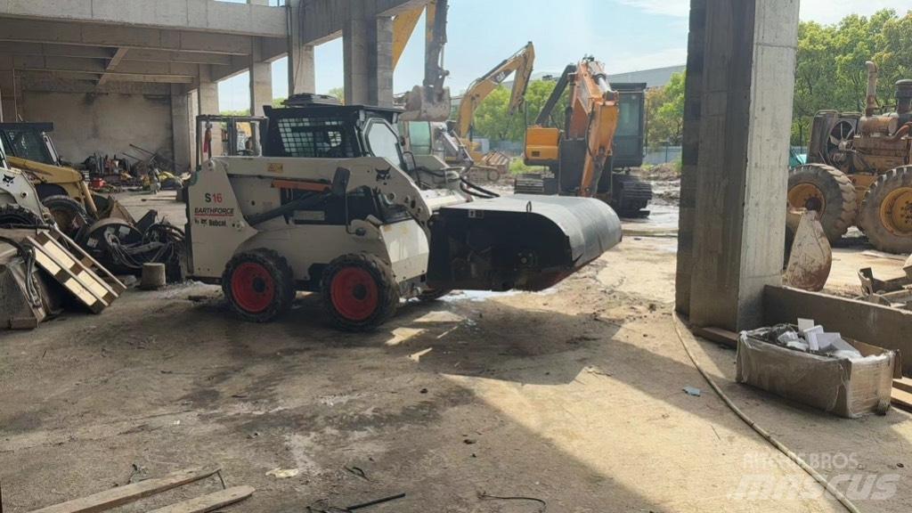 Bobcat S 16 Mini incarcator