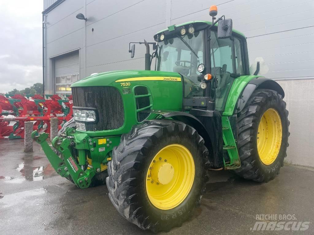 John Deere 7530 Tractoare