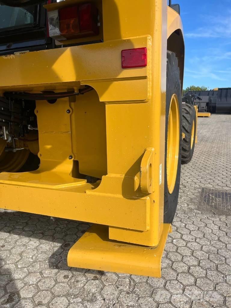 CAT 424 Buldoexcavatoare