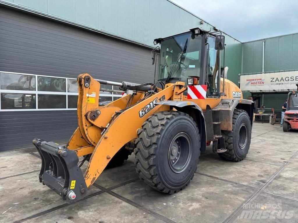 CASE 621F XR Incarcator pe pneuri