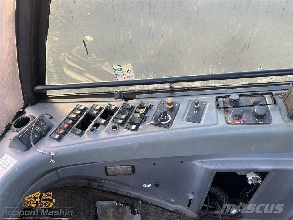 Timberjack 1270C Cabine si interior