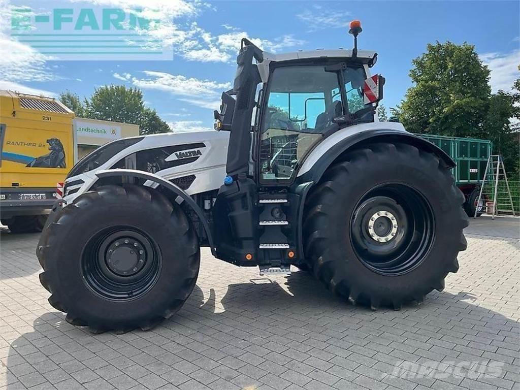 Valtra q245 Tractoare