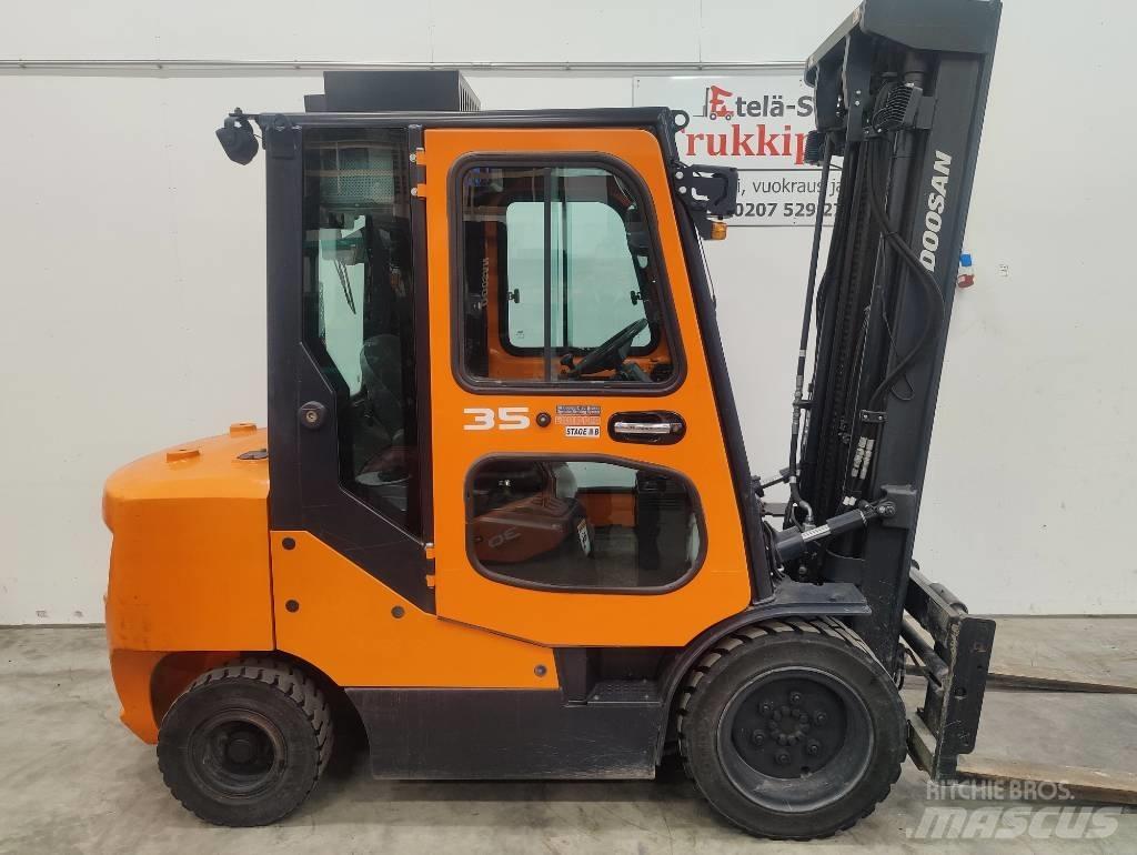 Doosan D 35 C-7 Stivuitor diesel