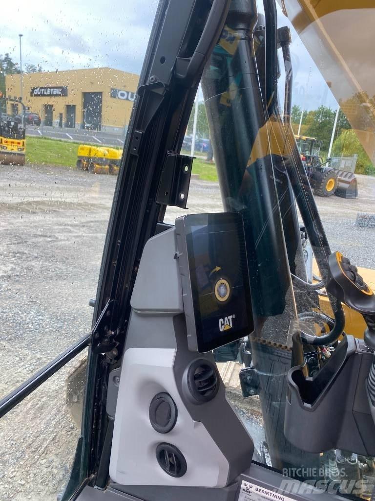 CAT 320 Excavatoare pe șenile
