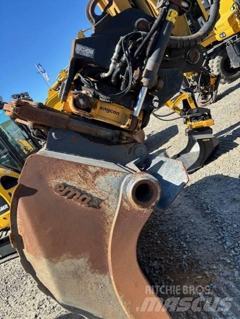 CAT 320 Excavatoare pe șenile
