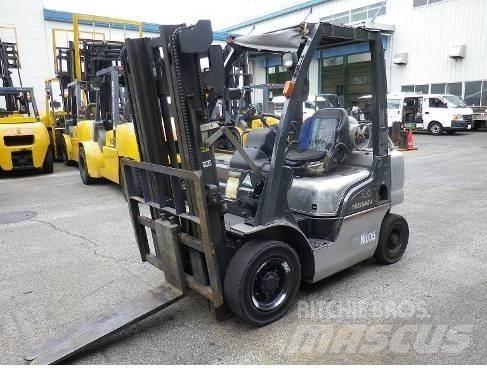 Nissan PL02A20D Stivuitor GPL