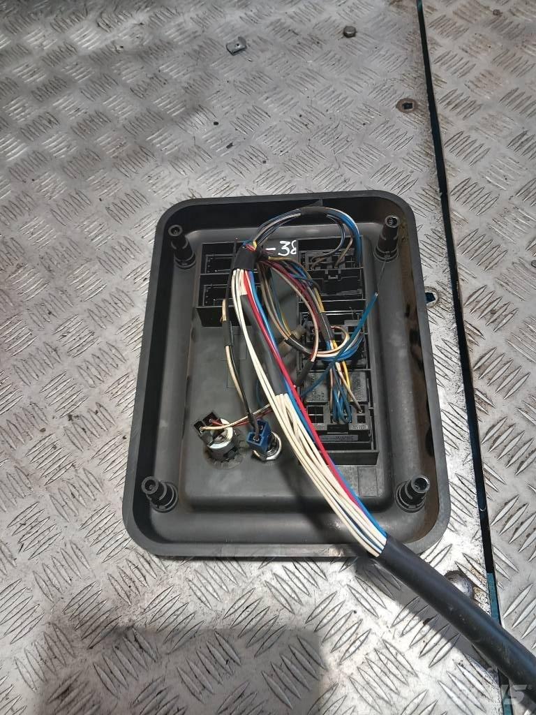 Volvo FH 12    20576730 Cabine si interior