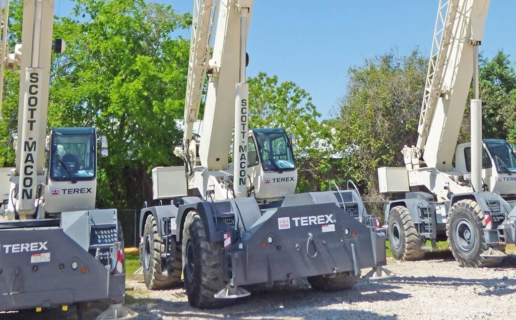 Terex RT670 Macara teren accidentat