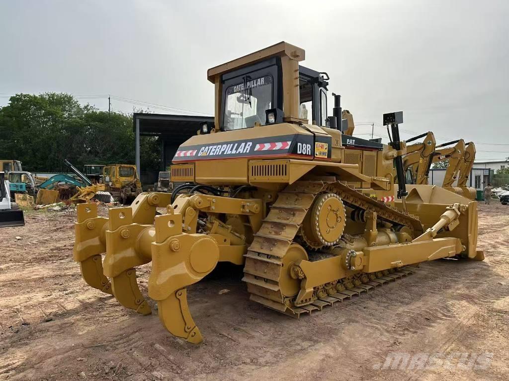 CAT D8R Buldozere pe senile