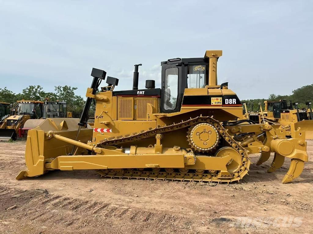 CAT D8R Buldozere pe senile
