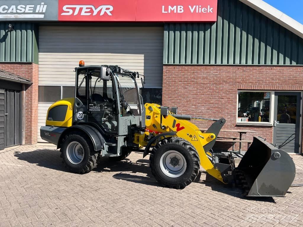 Wacker Neuson WL 44 Incarcator pe pneuri