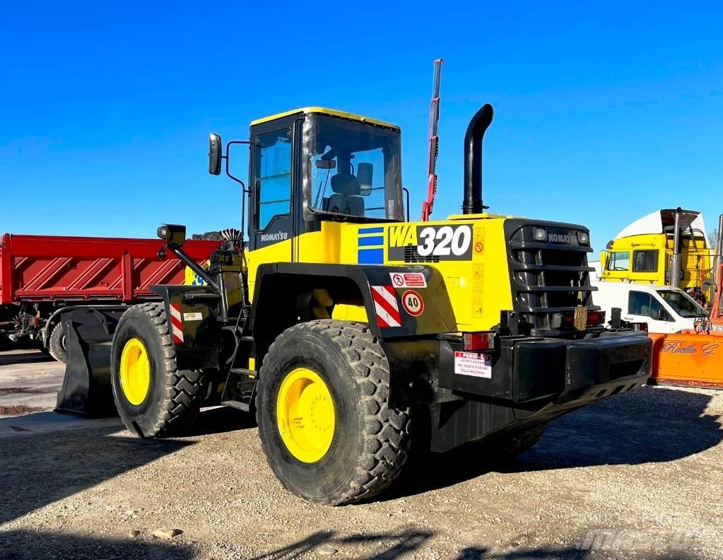 Komatsu WA 320 Incarcator pe pneuri