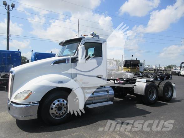 Kenworth T680 Autotractoare