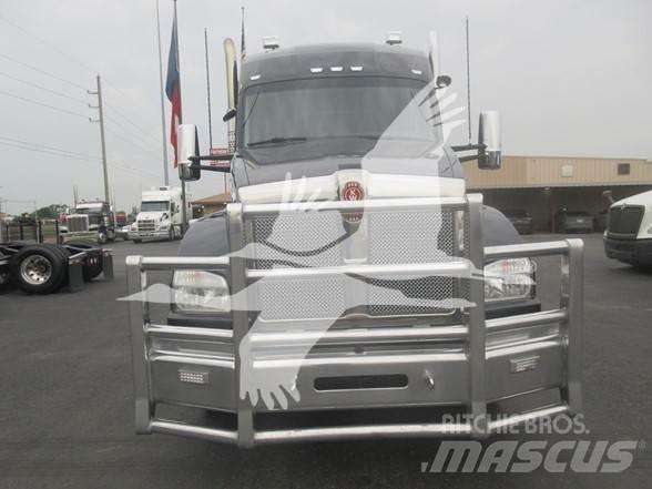 Kenworth T880 Autotractoare