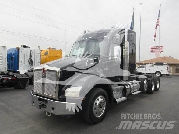 Kenworth T880 Autotractoare