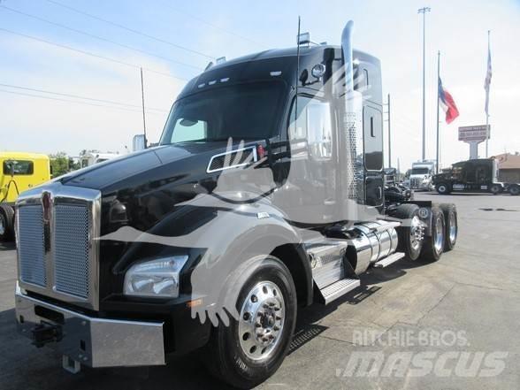 Kenworth T880 Autotractoare