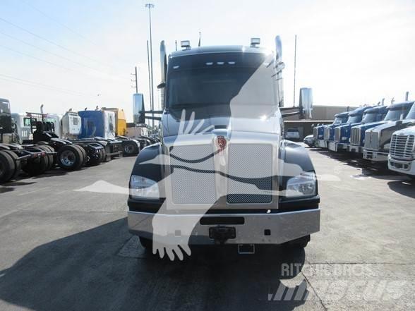 Kenworth T880 Autotractoare