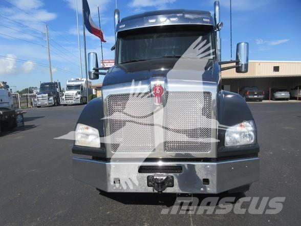 Kenworth T880 Autotractoare