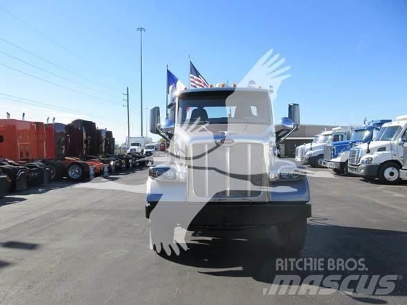 Peterbilt 567 Autotractoare