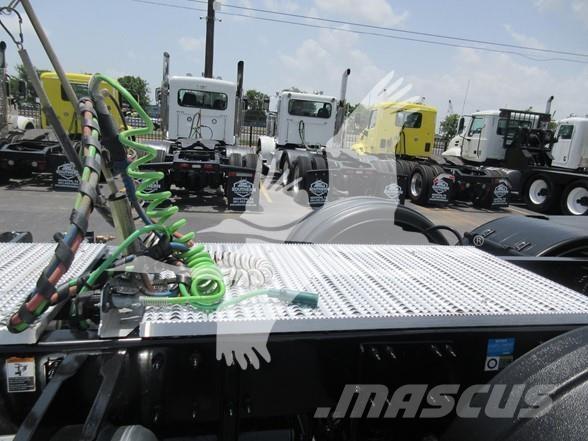Peterbilt 567 Autotractoare