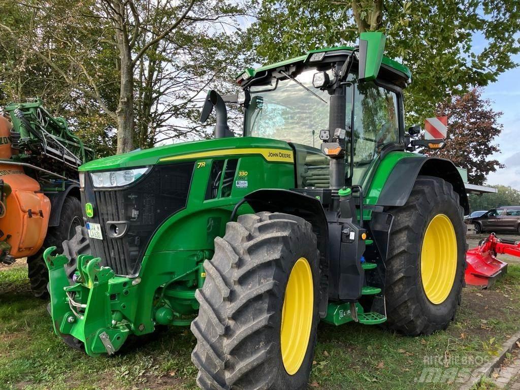 John Deere 7R 330 Tractoare