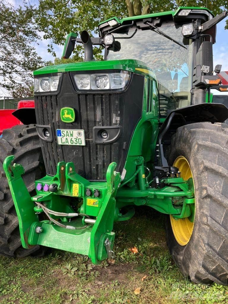 John Deere 7R 330 Tractoare