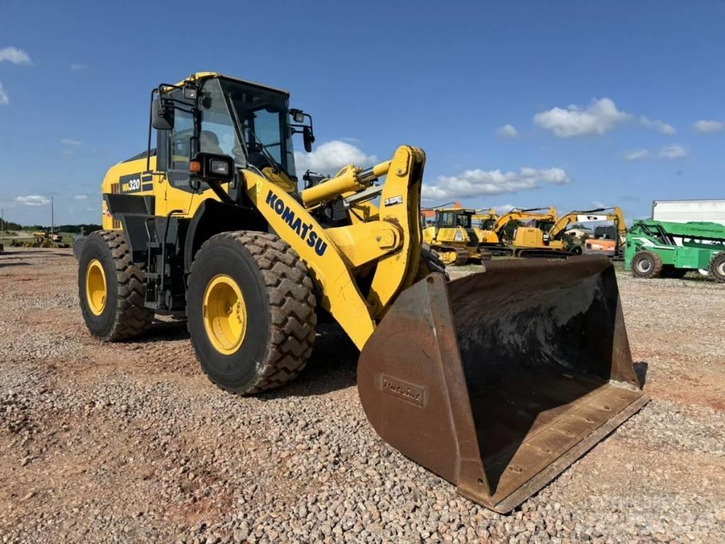 Komatsu WA 320 Incarcator pe pneuri