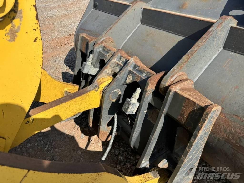 Komatsu WA 320 Incarcator pe pneuri