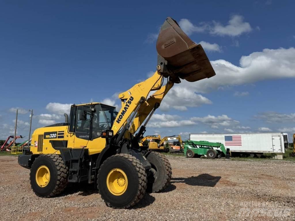 Komatsu WA 320 Incarcator pe pneuri