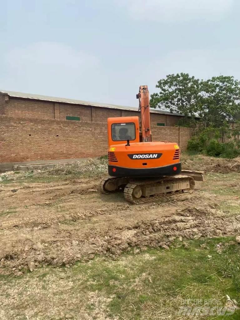 Doosan DX 80 Excavatoare 7t - 12t