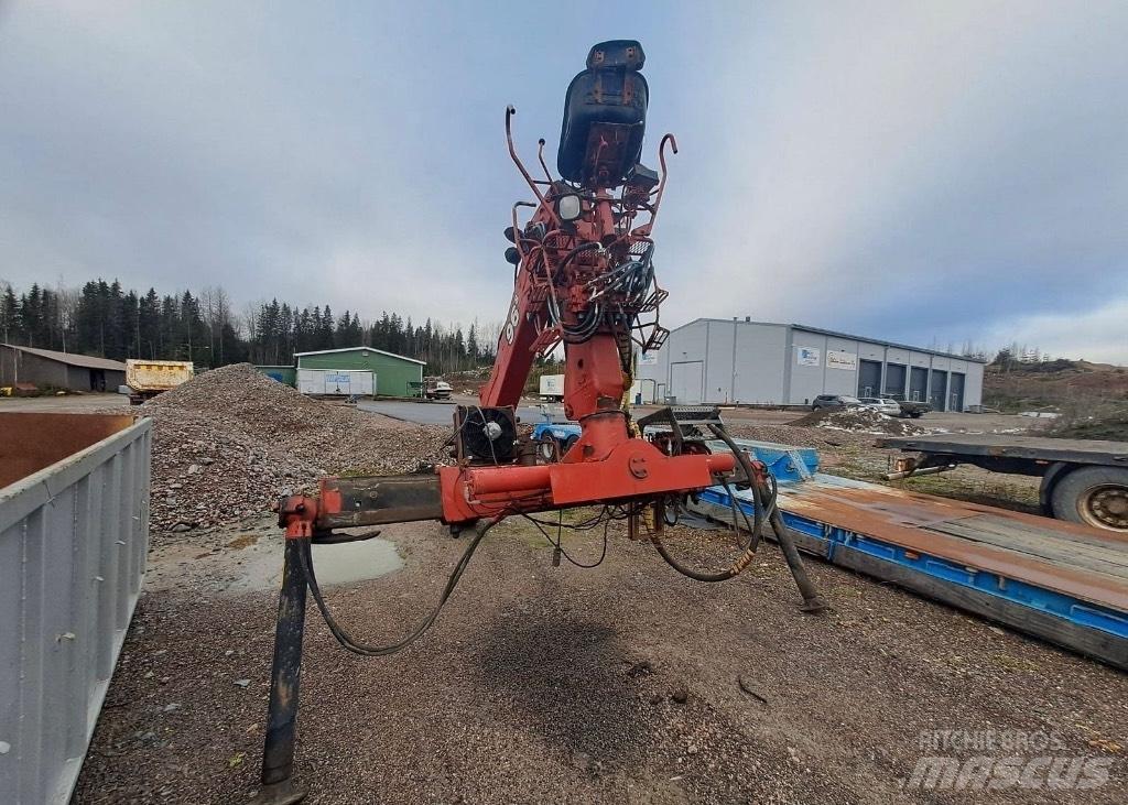 Loglift 96 S Macarale forestiere