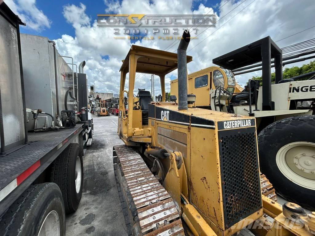 CAT D 3 C III Buldozere pe senile