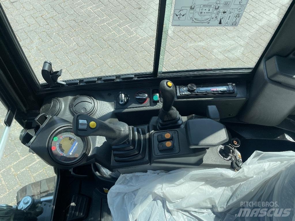 New Holland E19D Incarcatoare multifunctionale
