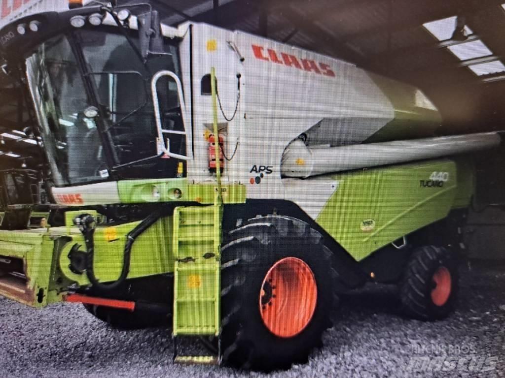CLAAS Tucano 440 Combine de secerat
