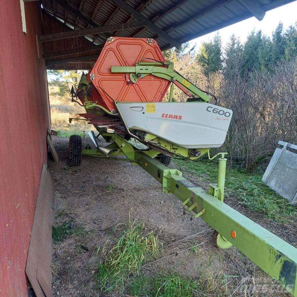CLAAS Tucano 440 Combine de secerat