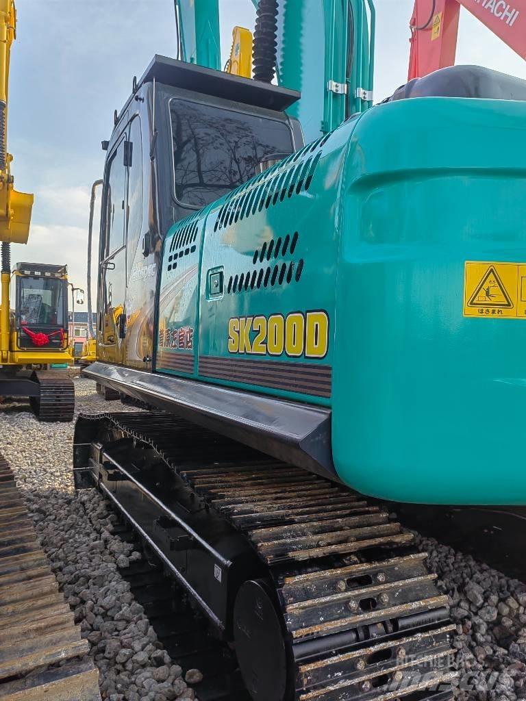 Kobelco SK 200D Excavatoare 7t - 12t