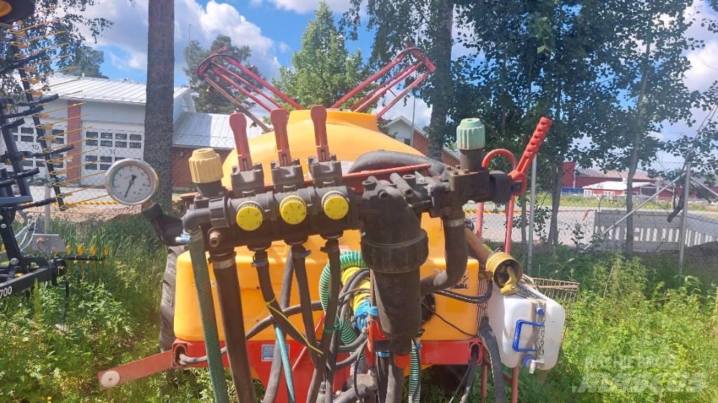 Junkkari 2300/12 Tractoare agricole sprayers