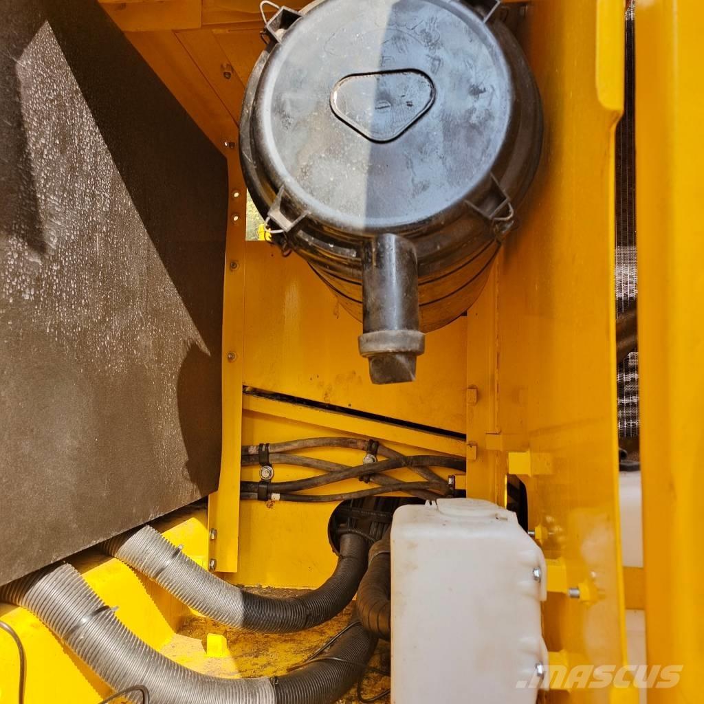 Komatsu PC 200-8 Excavatoare pe șenile
