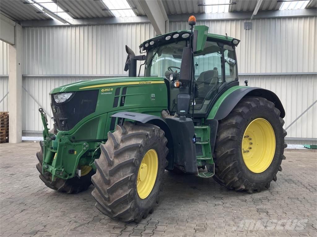 John Deere 6250R Tractoare