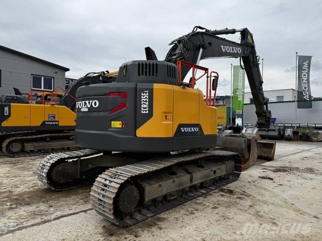 Volvo ECR235EL Excavatoare pe șenile
