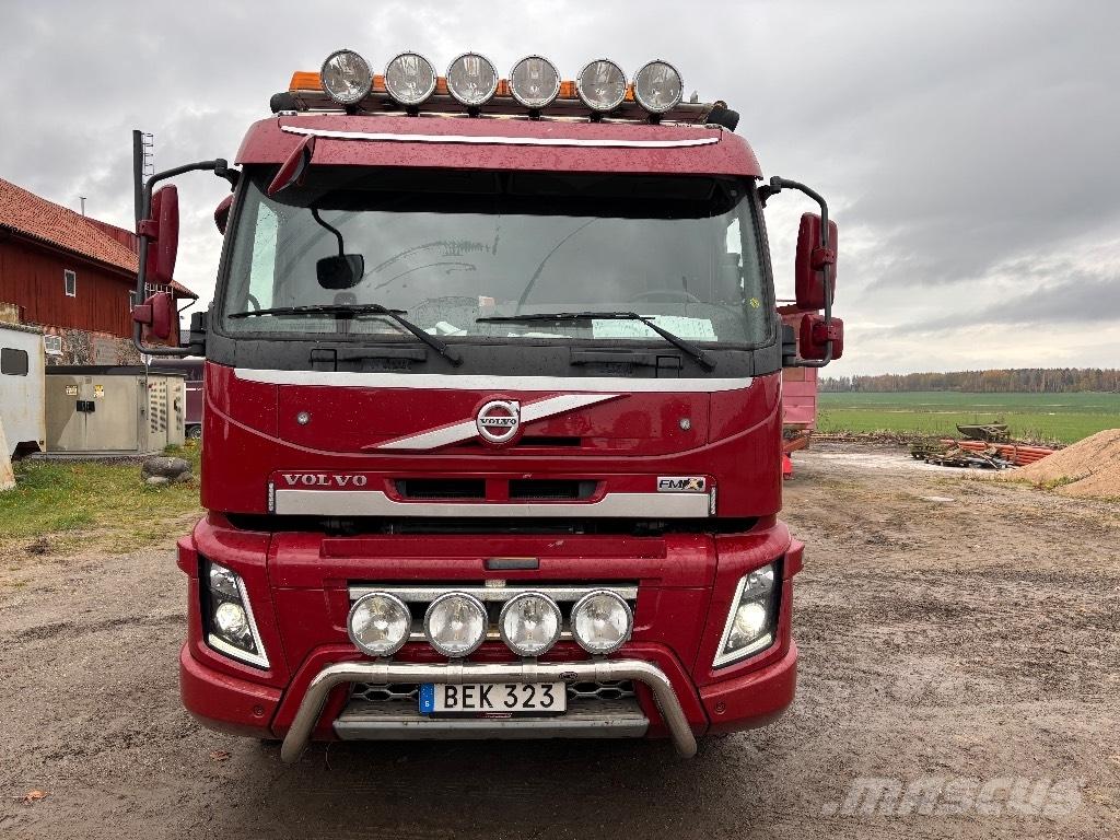 Volvo VOLVO FM 8*4 Camion cu carlig de ridicare