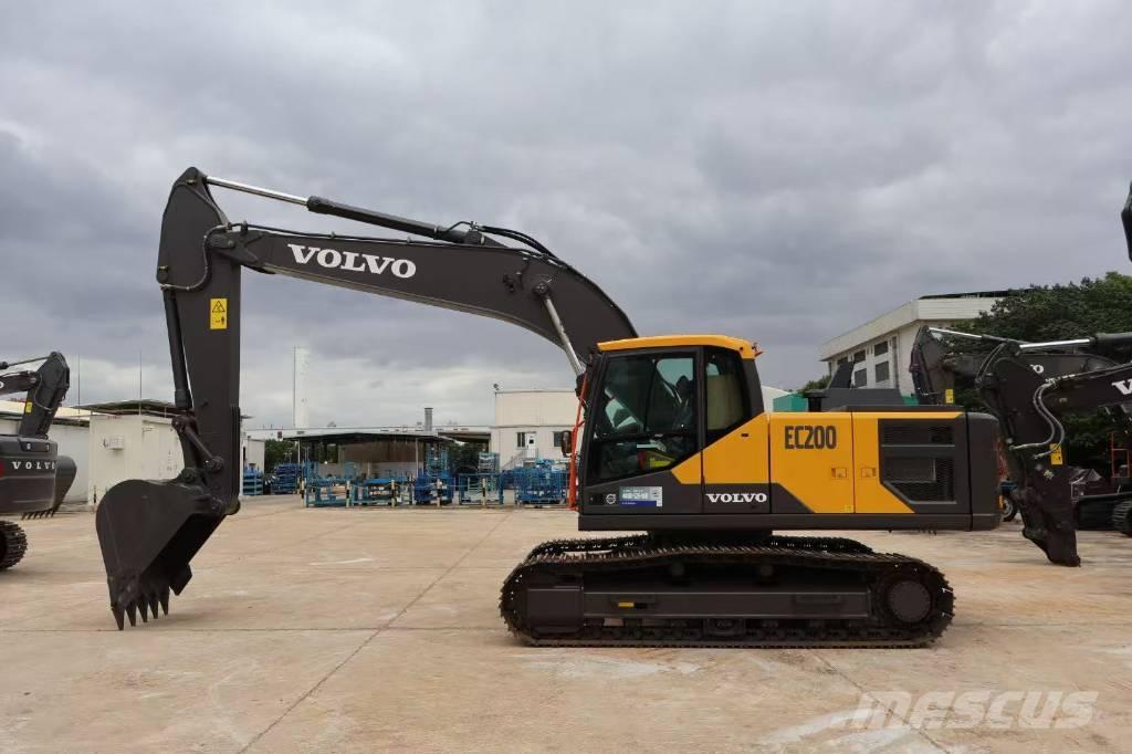 Volvo EC 200 Excavatoare pe șenile
