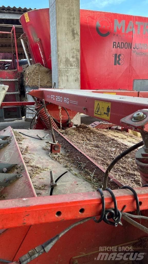 Kuhn FC 250 R G Cositoare de iarba cu umidificator